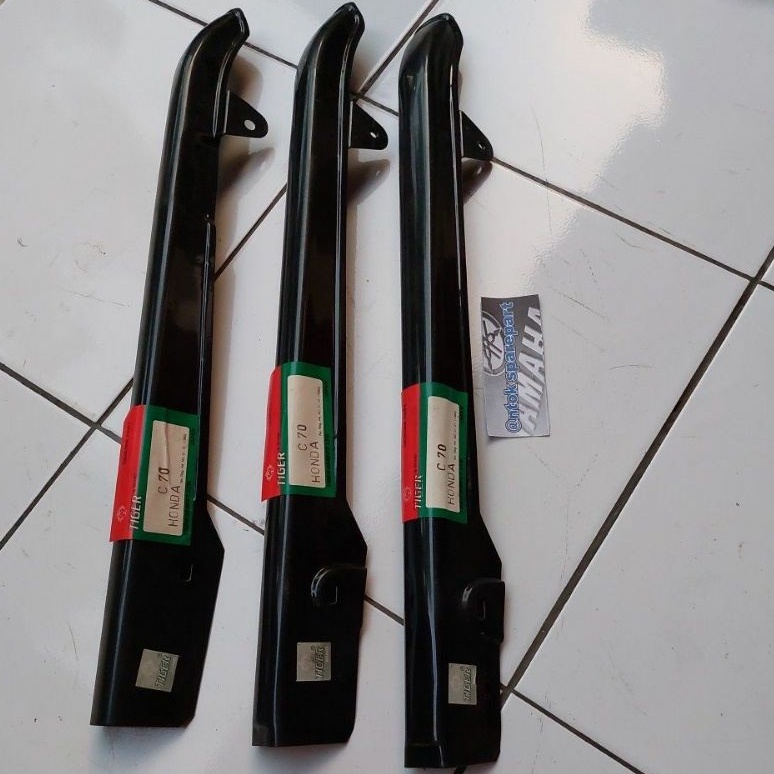 Katengkas Tutup Rantai Sabit Arit Warna Hitam Honda C70 C 70 Merk Tiger NOS Japan