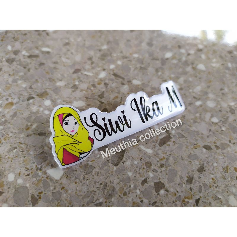 

Nametag Custom Logo