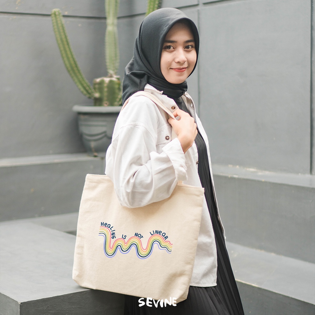 Sevine Tote Bag Kanvas Emily Resleting Kantong Tas Laptop Wanita Kuliah Sekolah Fashion Totebag Kerja Quotes Girl Aesthetic - RF