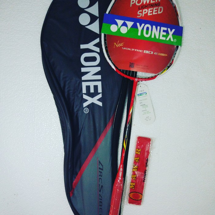 Raket Badminton Arcsaber 11 Merah 