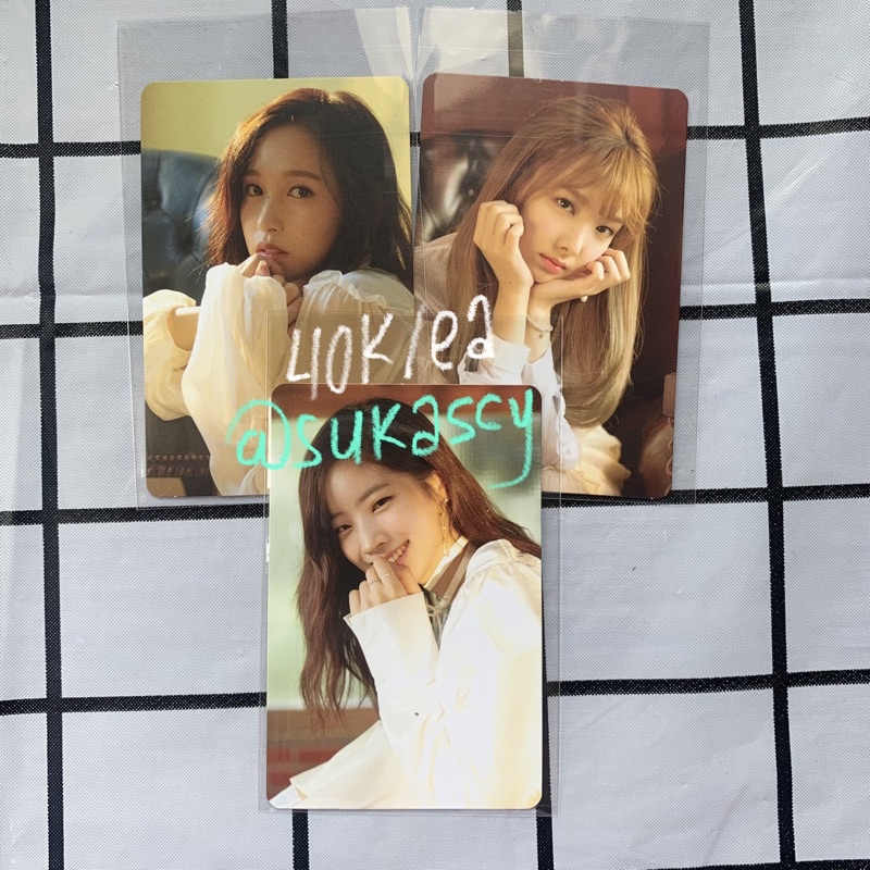 TWICE SEASON GREETING 2018 FIRST LOVE PHOTOCARD
