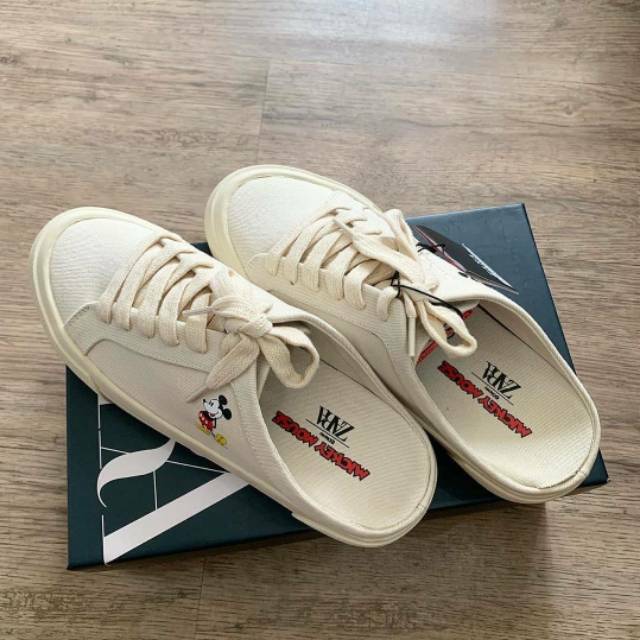 READY STOK&TURUN HARGA SEPATU ZARA SNEAKERS ORIGINAL / SEPATU ZARA mickey mouse
