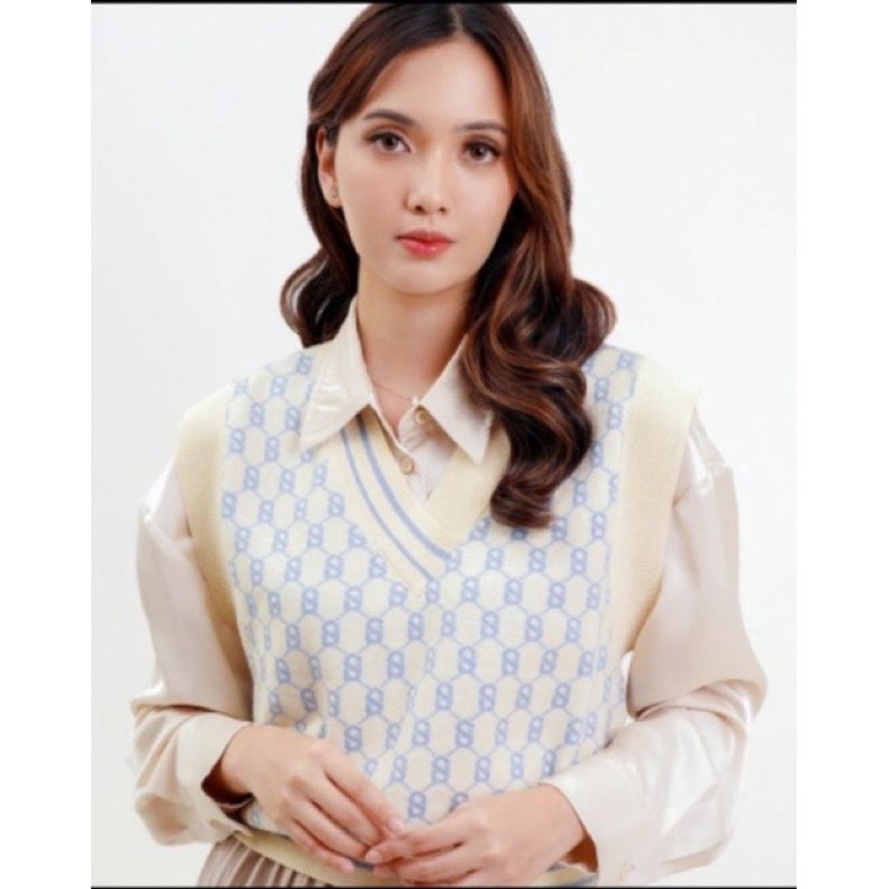 BUTTONSCARVES BENANG JARUM Signature monogram vest blueberry stripe xl