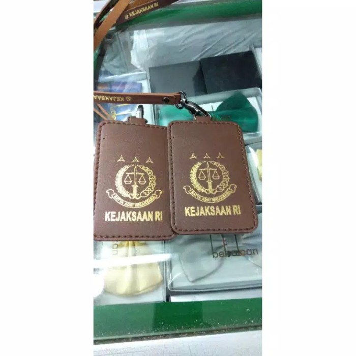 

Hemat Kalung Name Tag Kejaksaan Ri Holder Kejaksaan Ri Original Kulit Terbatas