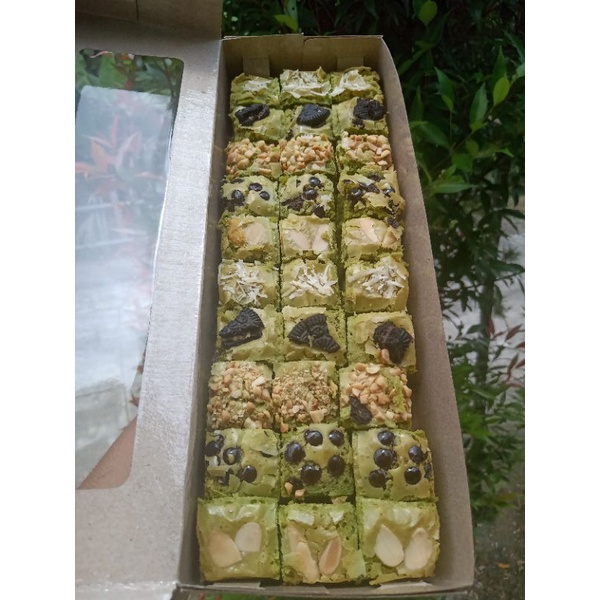 

FUDGY BROWNIES GREEN TEA