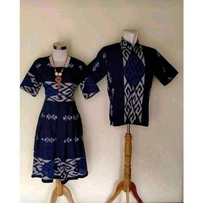 baju couple tenun Troso biru Dongker motif toraja