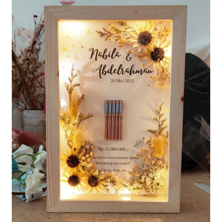 MAHAR FRAME RUSTIC DENGAN LAMPU / MAS KAWIN PERNIKAHAN UANG KERTAS EMAS BATANGAN LOGAM MULIA ANTAM K