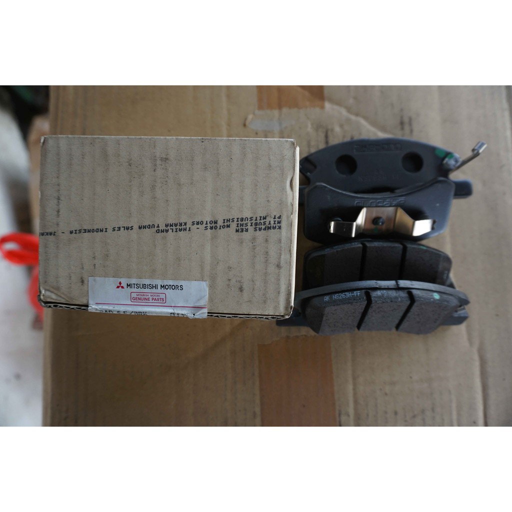 Brake Pads Kampas Rem Depan Mitsubishi Mirage ASLI KTB!