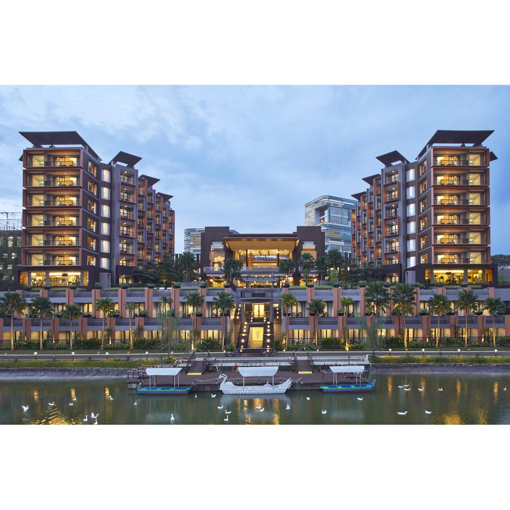 Aston Sentul * * * *