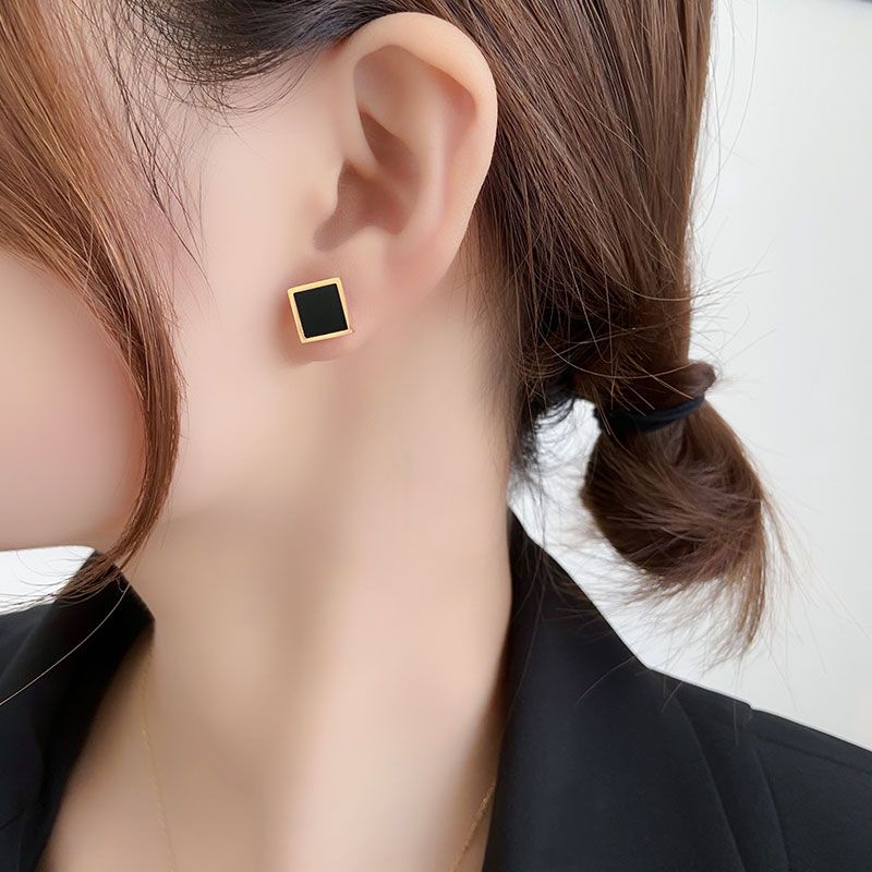 Anting Titanium Kotak Black Square Wanita Korea Rosegold