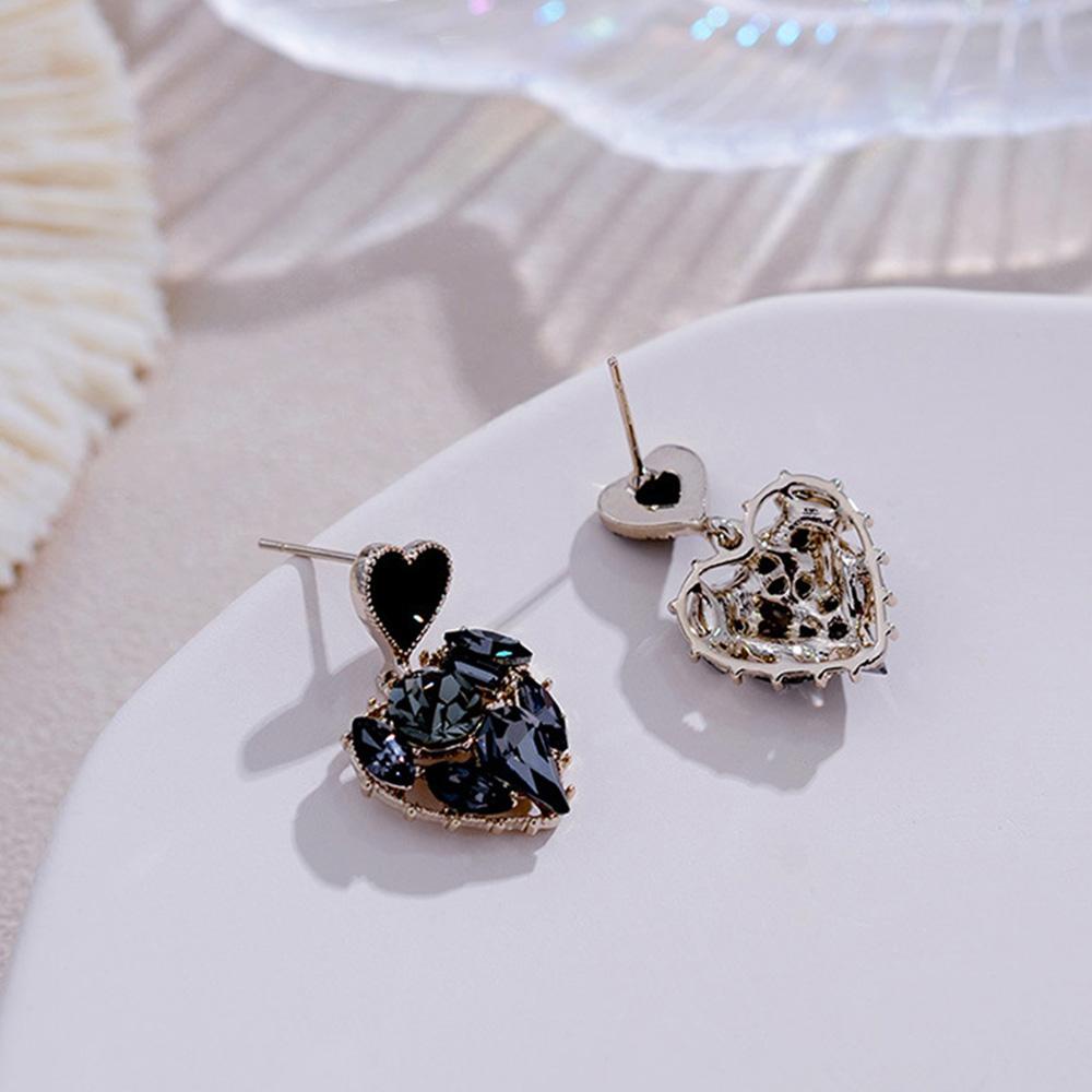 Anting Stud Bentuk Hati Gaya Simple Untuk Fashion