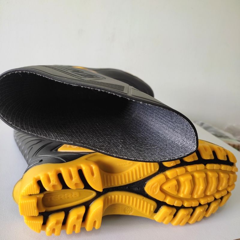 AP Boots Terra Sepatu Boot Hitam Kuning Tangguh dan Fleksibel