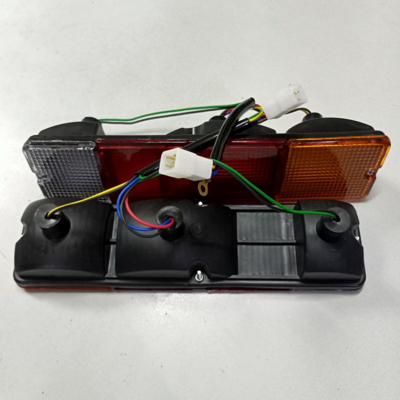 LAMPU STOP/LAMPU REM  BELAKANG SUZUKI CARRY ST 100 PICK UP/KATANA  1set (2pcs) MERK DNY