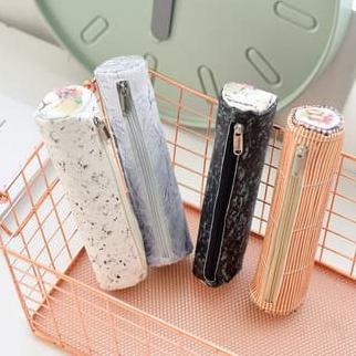 

Kotak Tempat Pensil Kanvas Susi Roll 1218-259