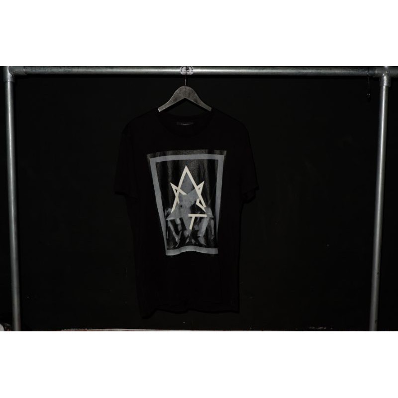 banu kaos givenchy second branded