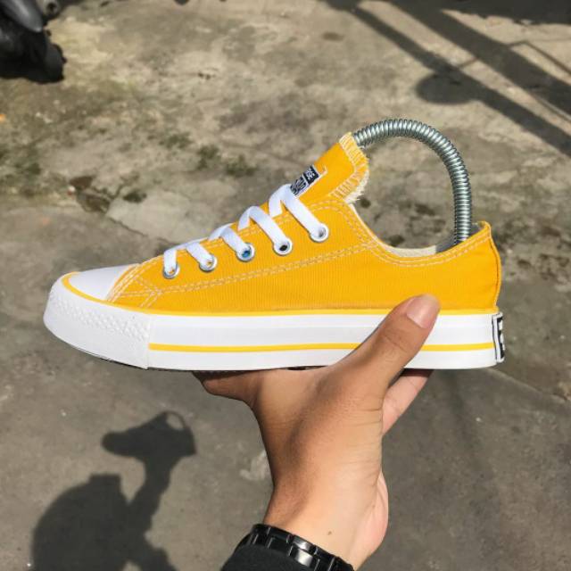 CONVERSE LOW YELLOW