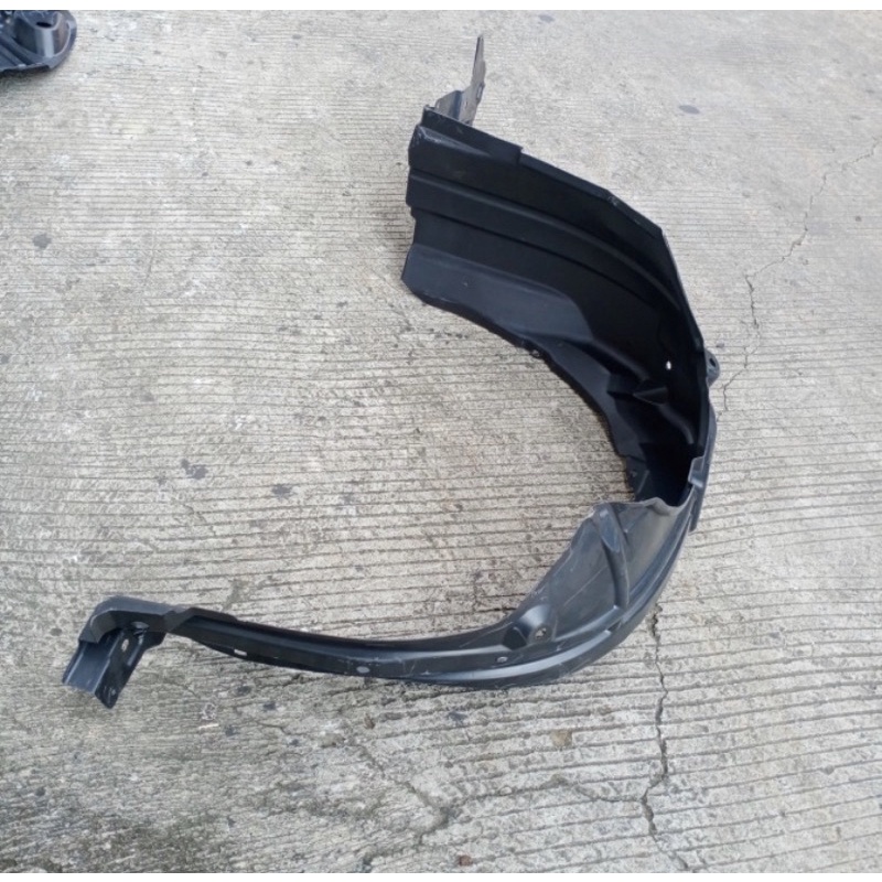 Liner fender yaris vios 2013 keatas