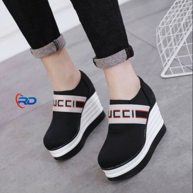 Sepatu wedges wanita model gucci santai main jalan hangout kuliah cewek cantik lucu imut dan murah