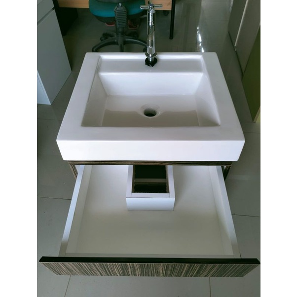 Wastafel gantung set kabinet / wastafel cuci tangan kabinet / wastafel kabinet finish hpl
