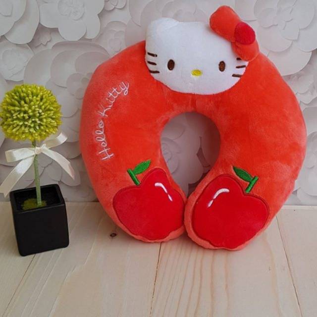 Bantal travel kitty apple import