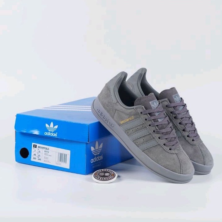 Sepatu  Adidas Broomfield Grey Gold