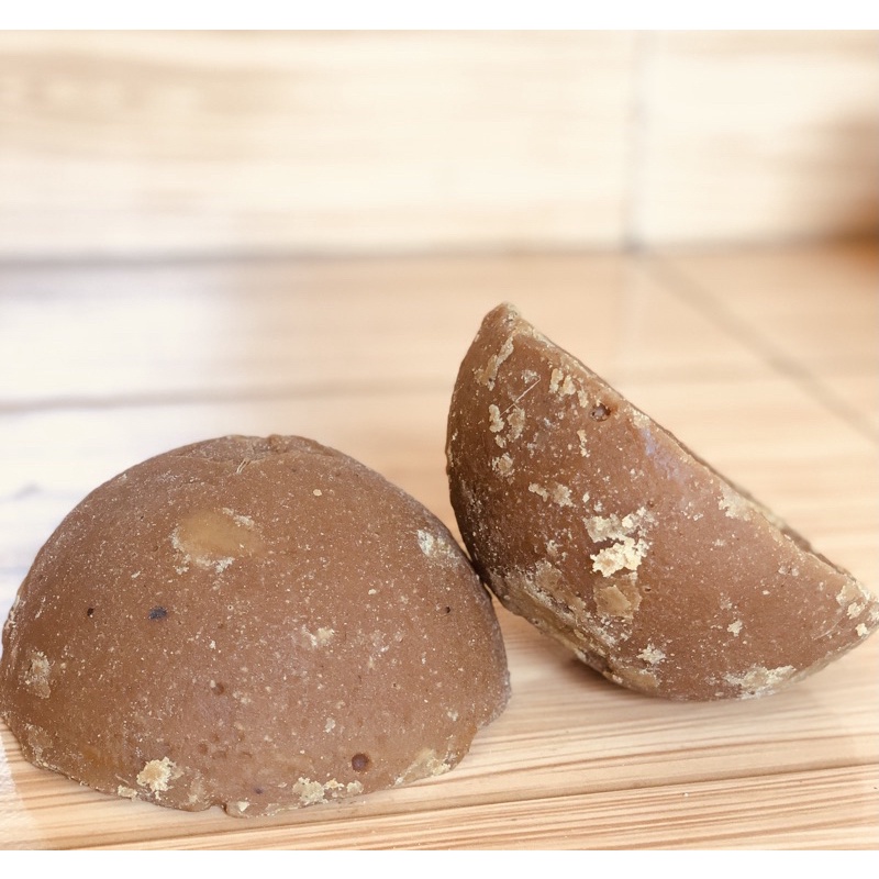 

Gula Merah 2 pcs batok (kurang lebih 1,5Kg) - Gula Merah batok_ Gula merah asli_Tebu Murni 100%