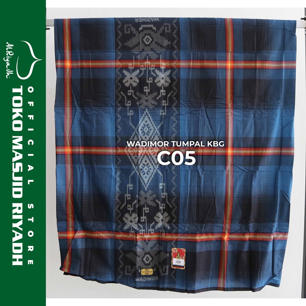 Sarung Wadimor Motif Tumpal Kembang