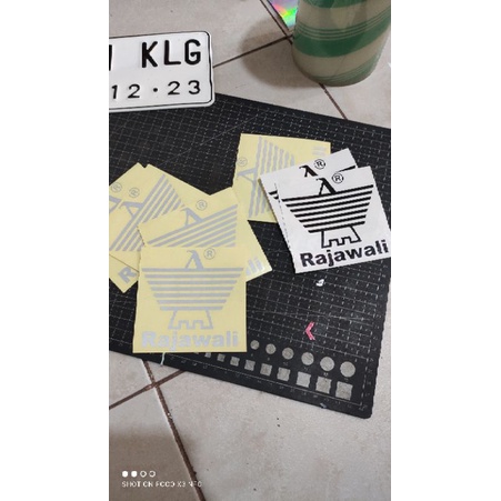 stiker custom sesuai selera