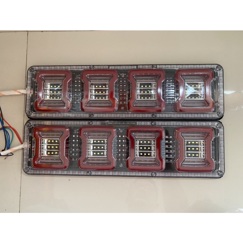 Stop Lamp Lampu Belakang Truk 24 Volt Model 4 KOTAK MERAH