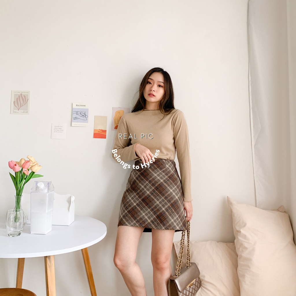 HYERIES Hanabi Knit Top Atasan Casual Wanita Korea Turtle Neck Rajut Blouse Wanita Lengan Panjang Knit Long Sleeves Top Basic Rajut Manset Baju Polos Kriwil Knit Leher Tinggi Aesthetic Korean Blouse Atasan Kerja Wanita Baju Kantoran Halter Highneck Top