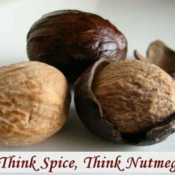 

Biji Palawija Utuh Nutmeg Whole Curah 100gr