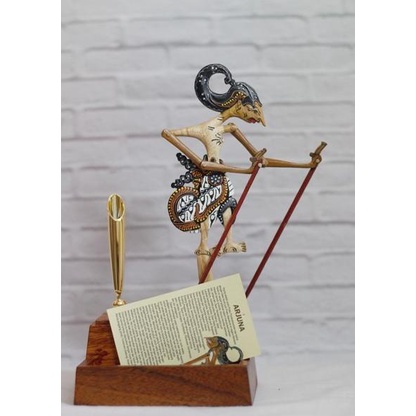 

Tempat kartu nama pulpen wayang klitik Arjuna dan box batik cantik