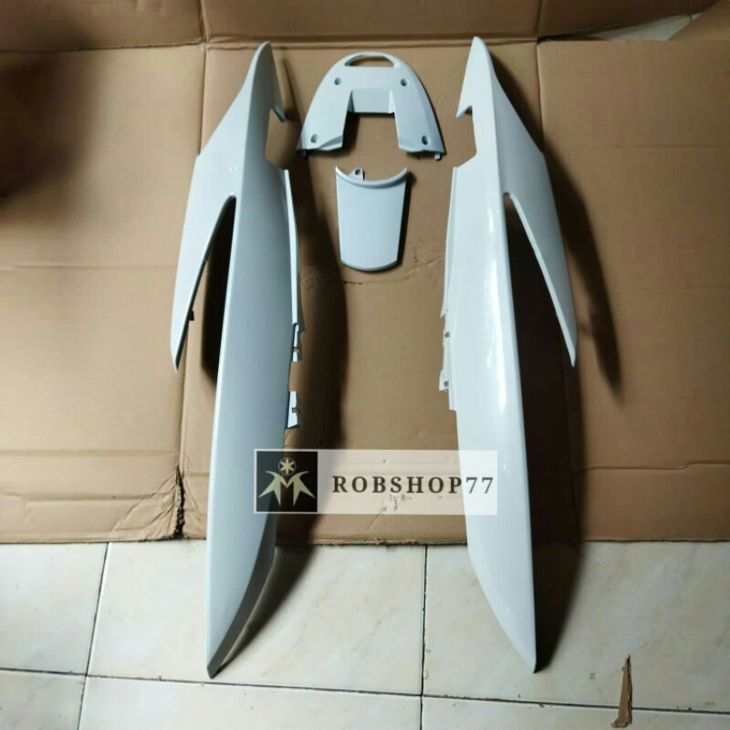 BODY BELAKANG HONDA VARIO 110 CW KARBU/VARIO 110 KARBU/VARIO LAMA PUTIH