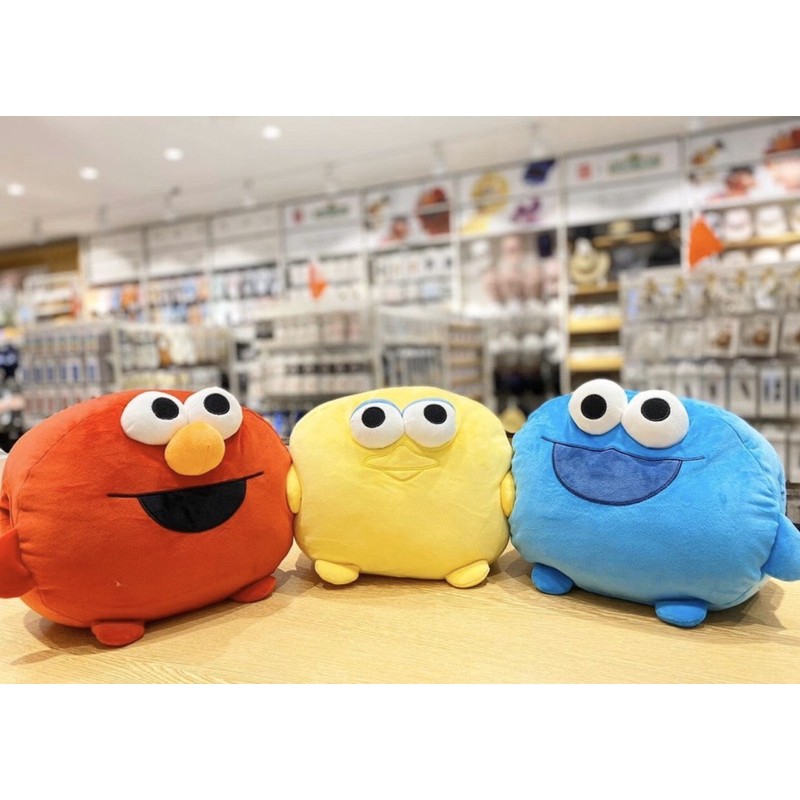 SESAME STREET HAND WARM PILLOW MINISO BANTAL TANGAN