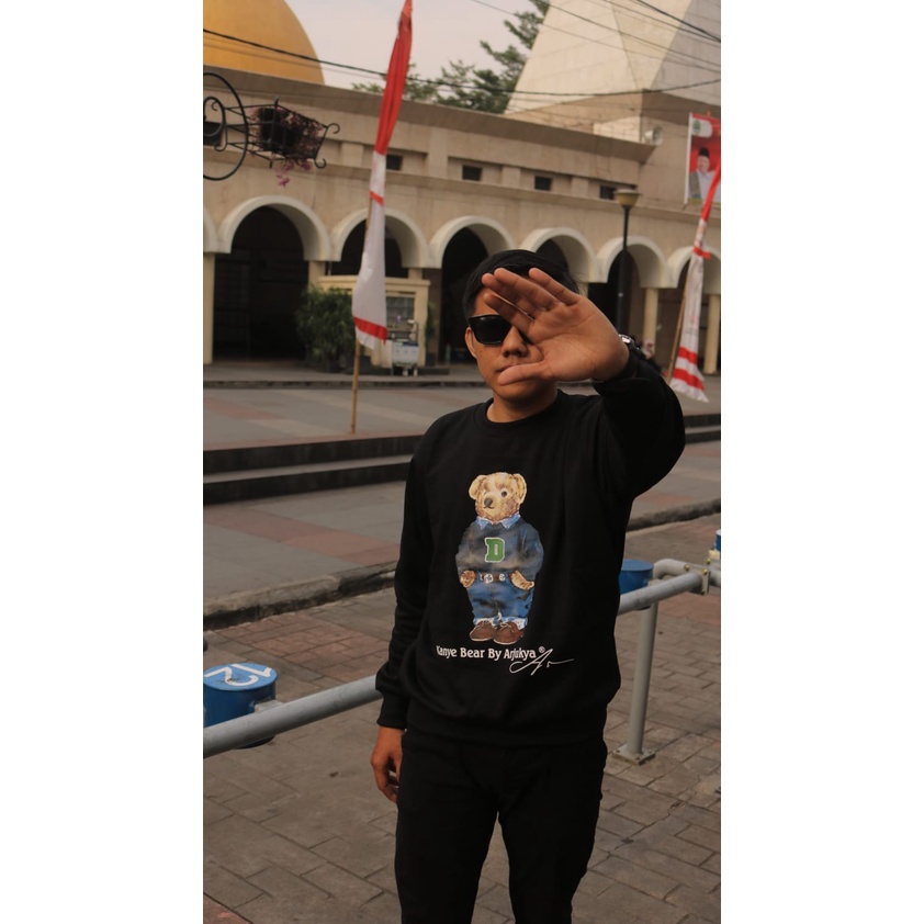 Crewneck Teddy D Black Arjukya