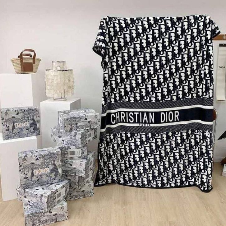 BISA COD/SELIMUT DIOR+BOX/IMPORT PREMIUM/SELIMUT DEWASA/Selimut - Dior Blanket Dewasa Bahan Bludru P