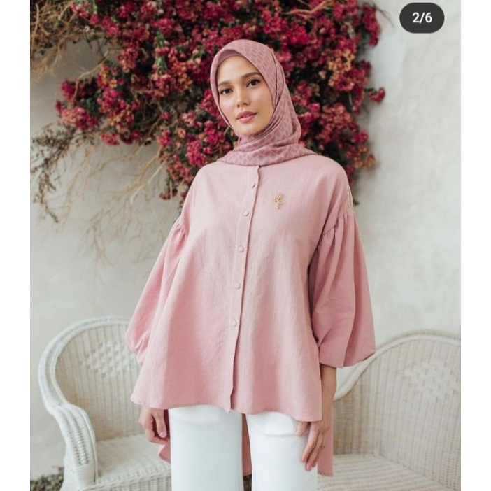 Brooklyn blouse wearing klamby