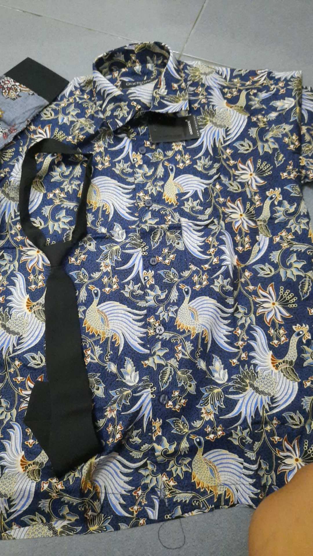 Kemeja Batik Pria Lengan Pendek Bs07 Katun Modern Dixmont Semi Slimfit Premium