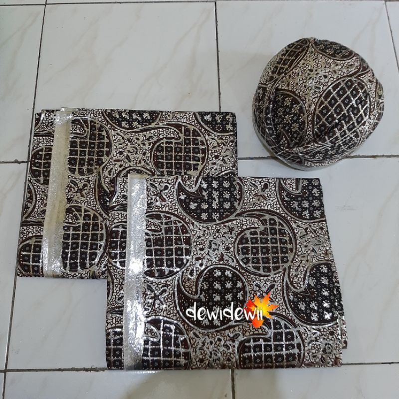 Sepasang Jarik + Blangkon Pengantin, Motif Truntum Keong