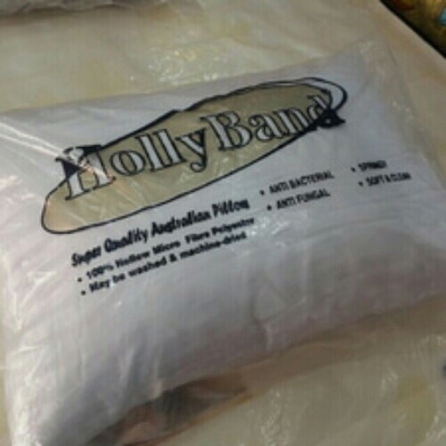 HARGA PROMO Paket sepasang bantal dan guling dacron merk HOLLYBAND