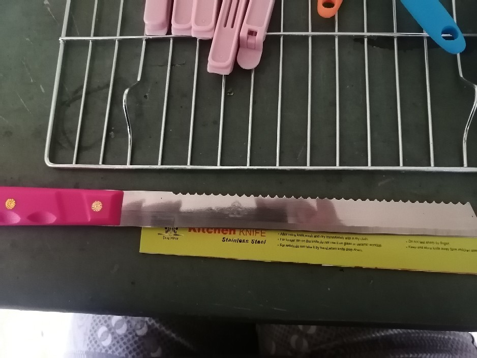 Funbaking - Pisau Kue Stainless 2 In1 Piso Kue Gerigi Serbaguna Warna 2 Sisi Anti Karat Murah
