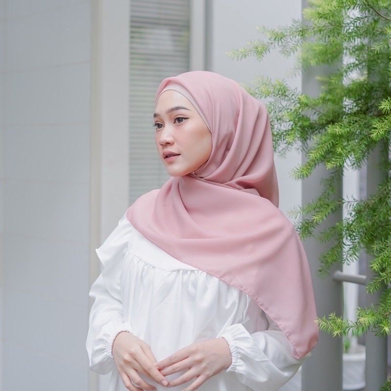 Hijab Segiempat || Bella Square Pollycotton Premium polos 115x115 || Jilbab Bella Square Polos Part 2-BELLA DEEP MOCA