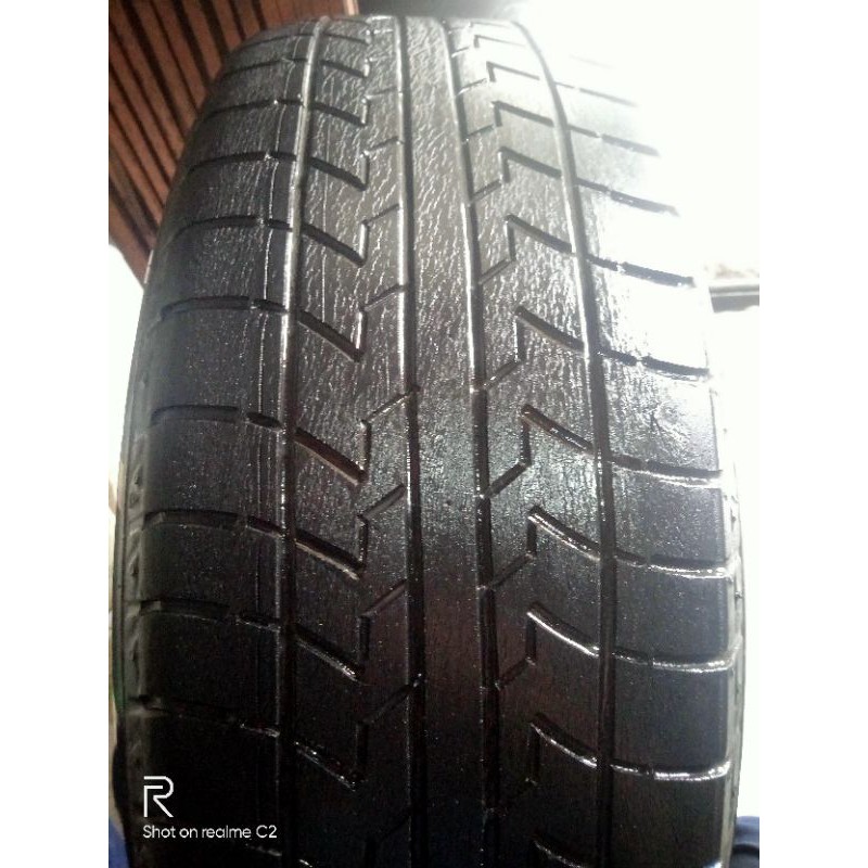 ban mobil second ukuran 195/70 R14 TUBLES