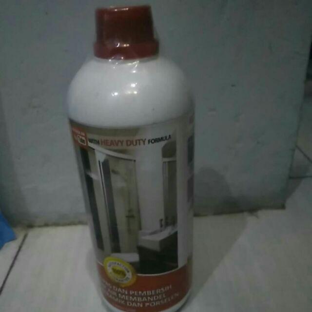 Napoclean Merah Pembersih Keramik