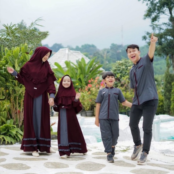 Jual seragam keluarga Muslim Terlaris Baju Sarimbit couple BAJU LEBARAN - navy All Size Berkualitas