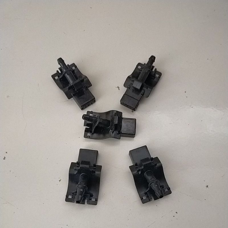 nosel semprotan air wiper yaris,vios,camri