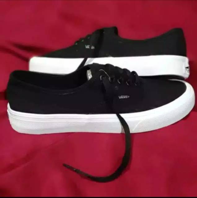 SEPATU43 VANS AUTHENTIC FULL BLACK HITAM POLOS WHITE PUTIH OLDSKOOL ERA SK8