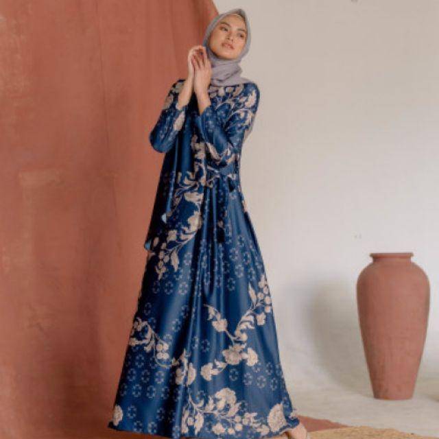 Gaharu dress (Mountain L) by Wearing Klamby