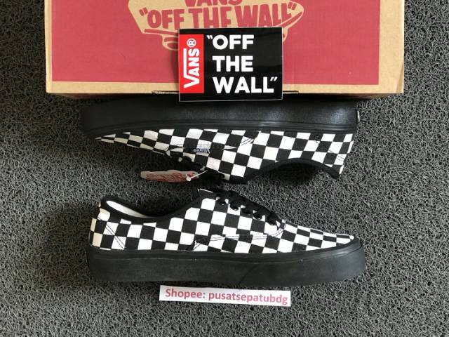 VANS AUTHENTIC CHECKERBOARD BLACK WHITE WAFFLE DT