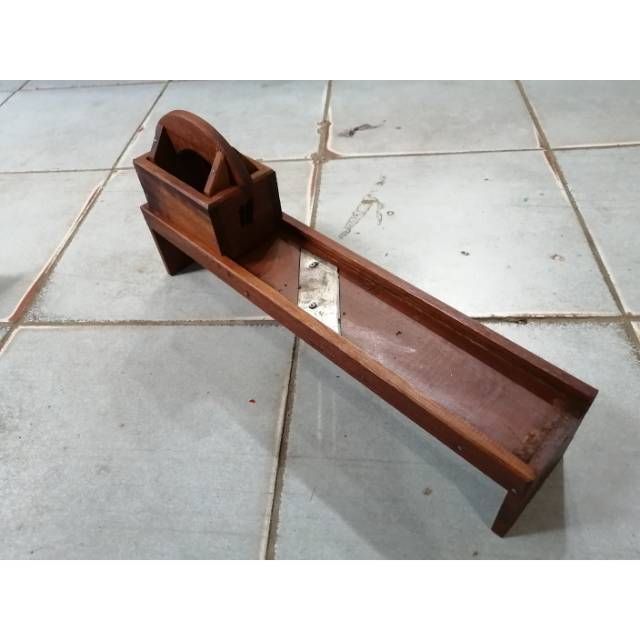 1kg pengiris bawang ukuran sedang bahan kayu ulin